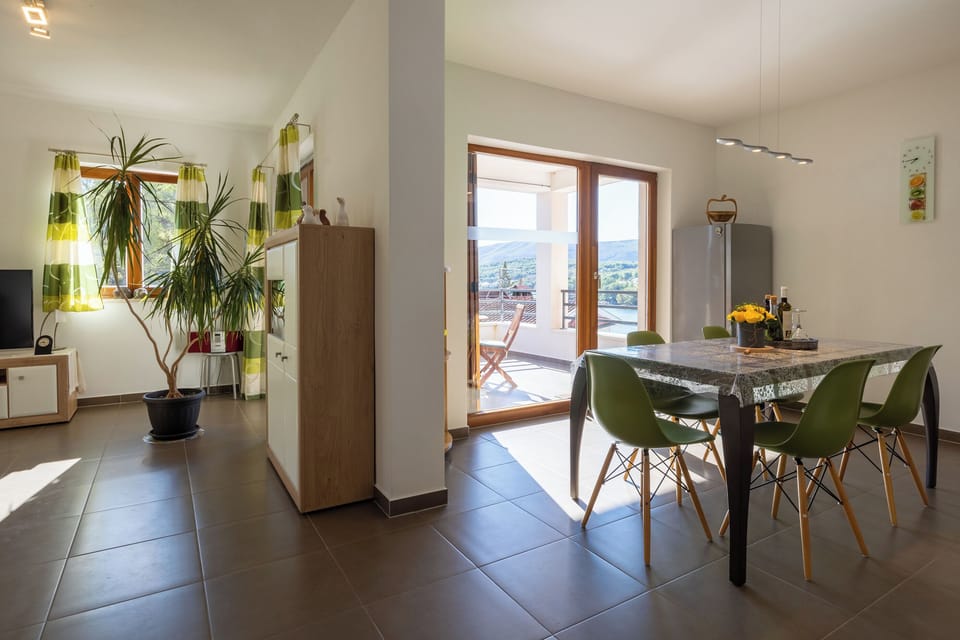 Apartment (A1) | Dining