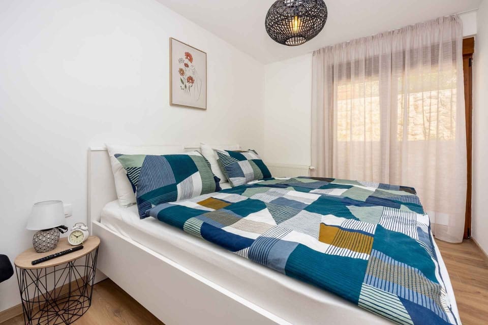 House | Iron/ironing board, free WiFi