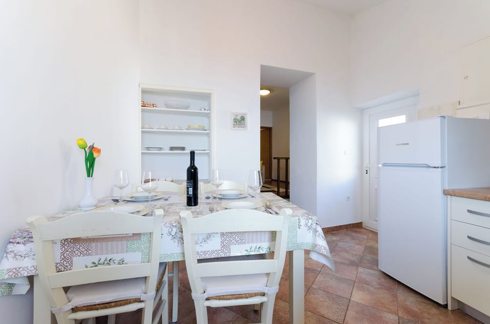 House | Dining