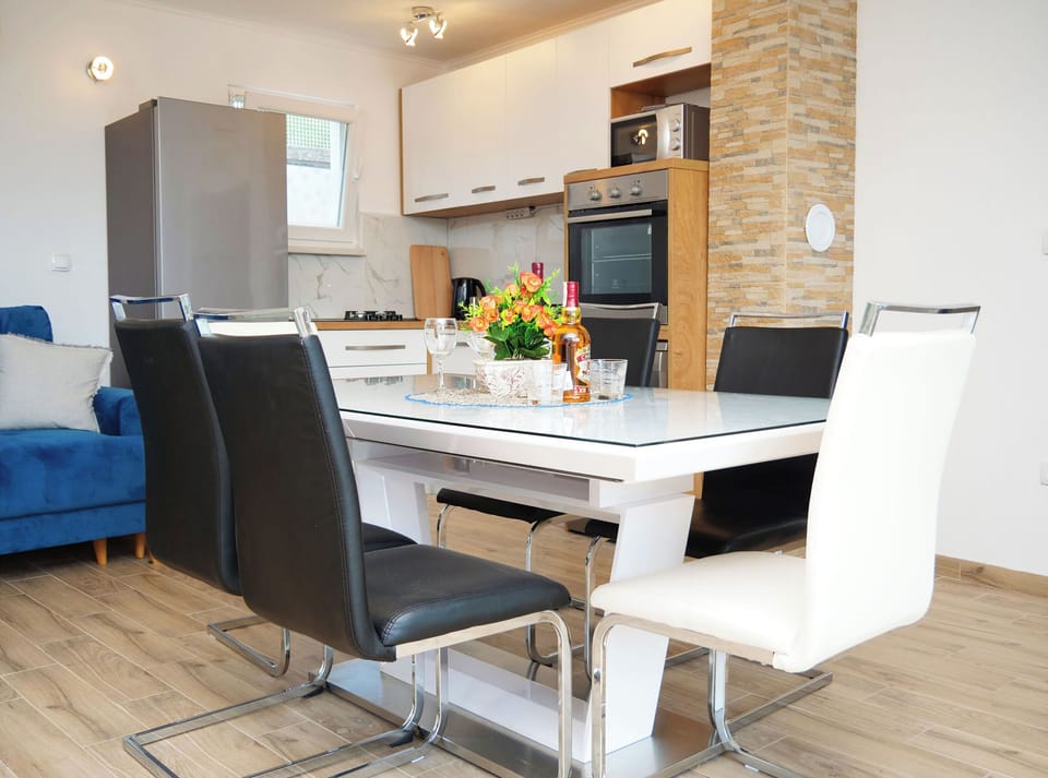 Apartment (K1) | Private kitchen | Espresso maker, fridge, microwave, oven