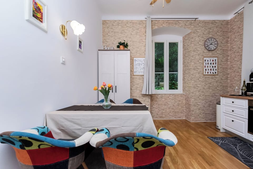 Apartment (A1) | Dining