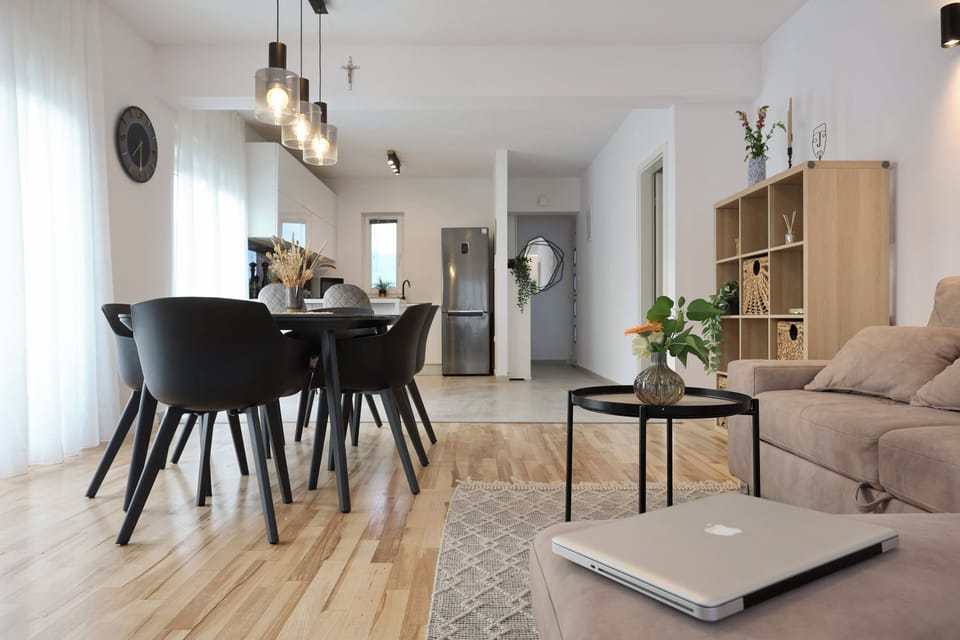 Apartment (A1) | Dining