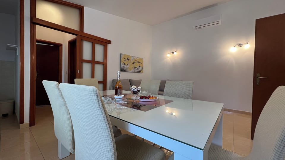 House | Dining