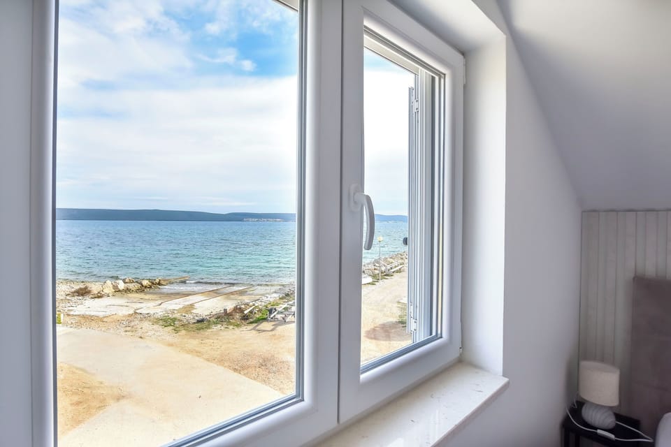 House | Water view