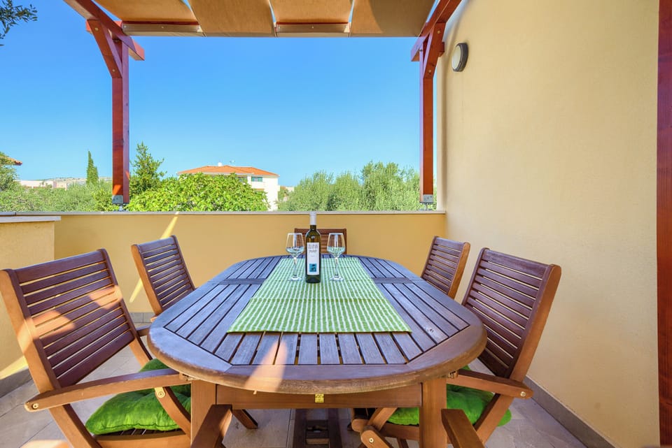 House | Terrace/patio