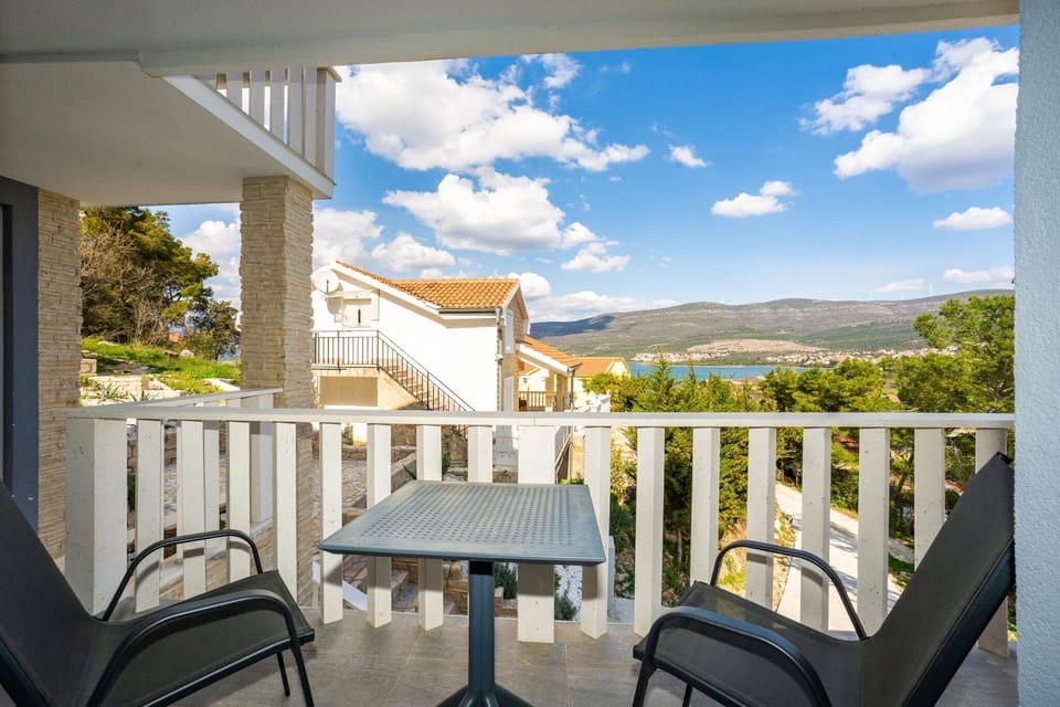 Villa | Balcony