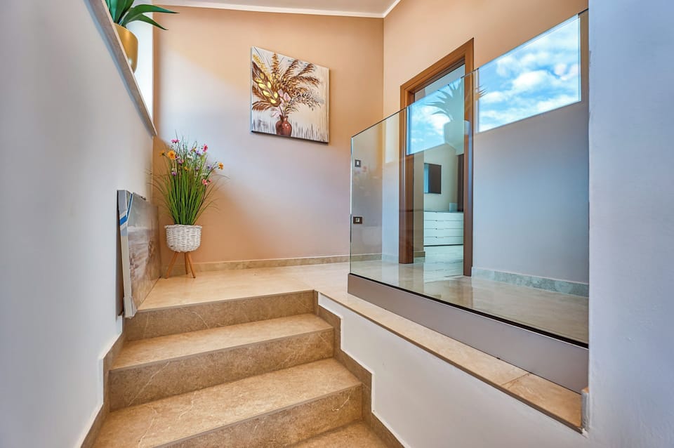Villa | Hallway