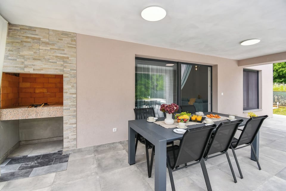 BBQ/picnic area