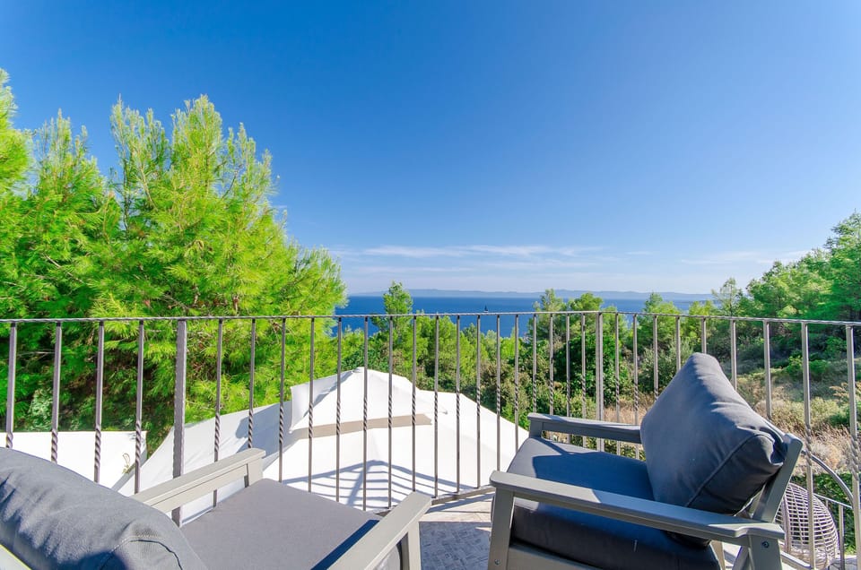 Villa | Balcony