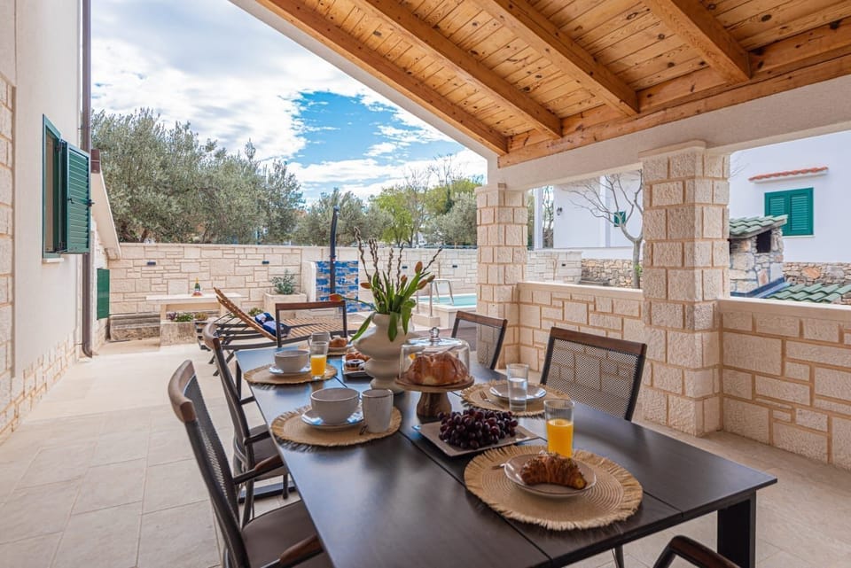 Villa | Terrace/patio