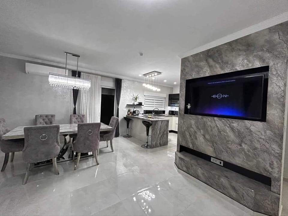 Villa | Dining