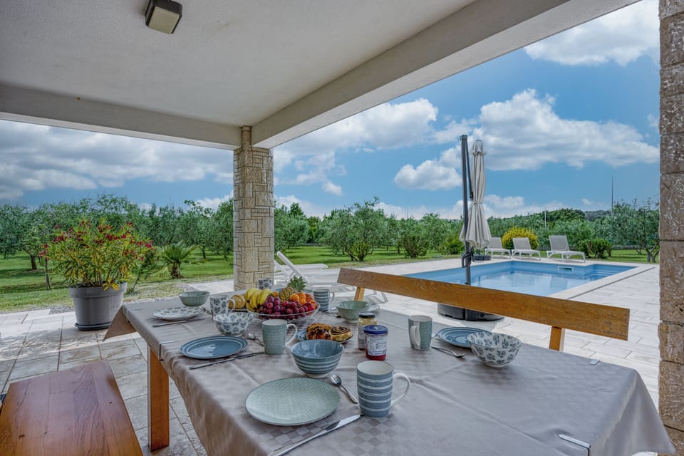 Family House, 3 Bedrooms, Balcony (Sea View Villa Maria With Pool) | Outdoor dining