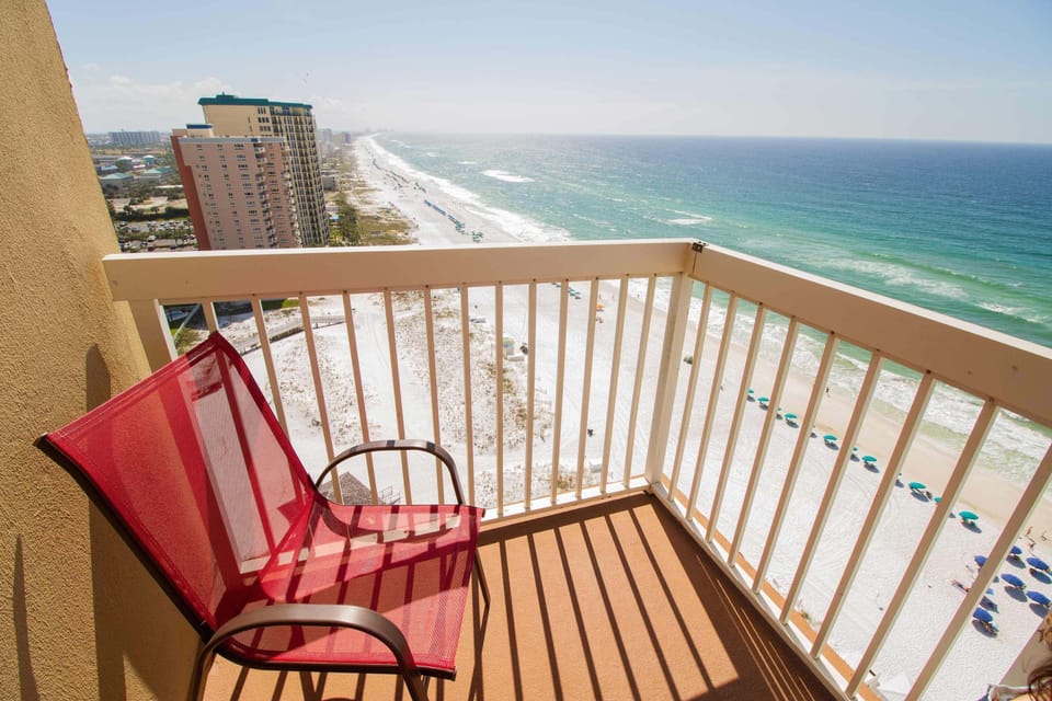 Condo, 2 Bedrooms | Property grounds