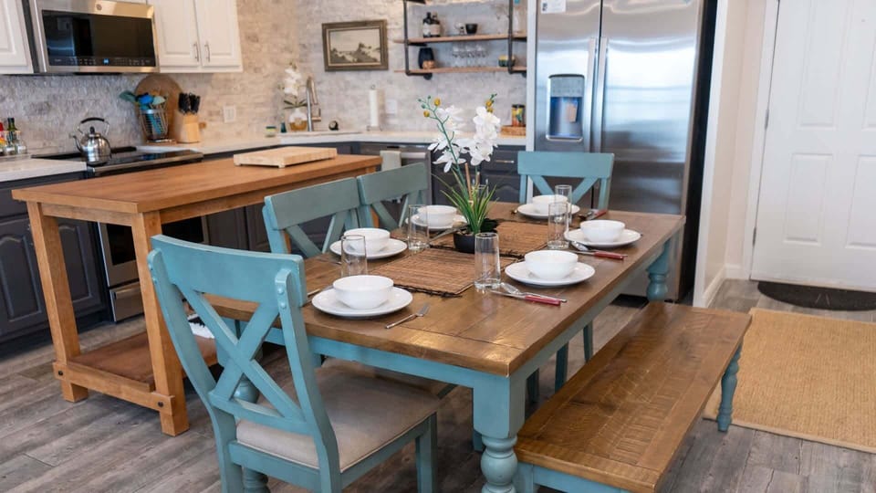 Apartment, 4 Bedrooms | Private kitchen | Coffee/tea maker, fridge, oven, toaster