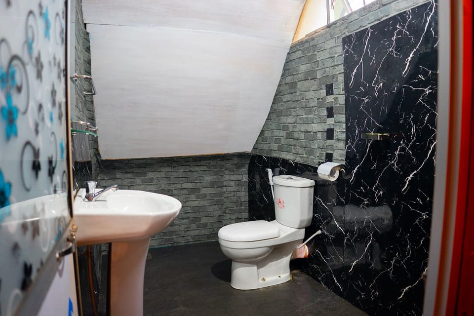 Shower, free toiletries, bidet, soap