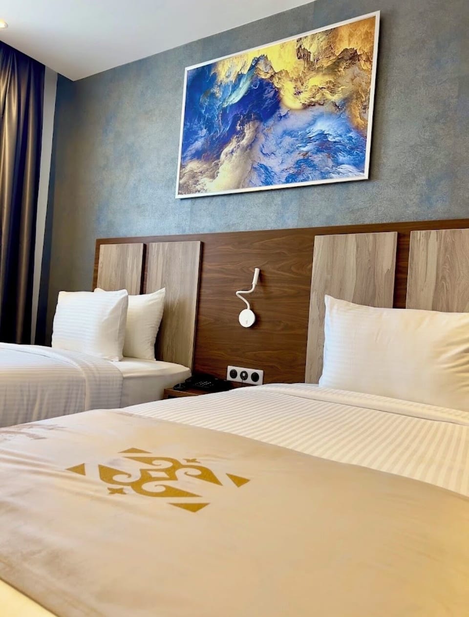 Deluxe Double or Twin Room | In-room safe, desk, laptop workspace, blackout drapes