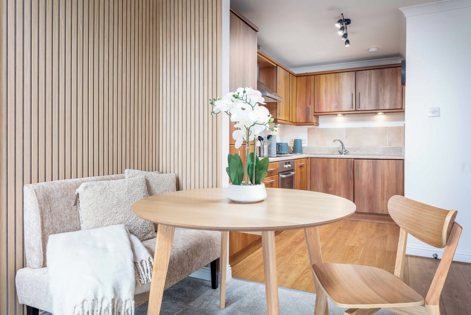 Classic Apartment | In-room dining