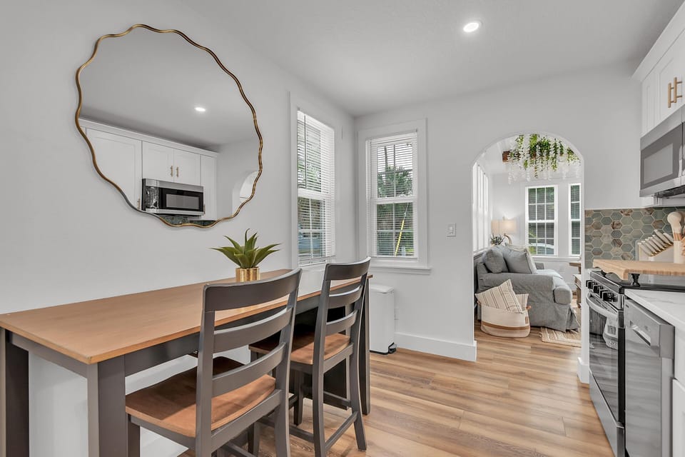 Condo, 1 King Bed with Sofa bed (La Barra #101) | Private kitchen | Oven, toaster