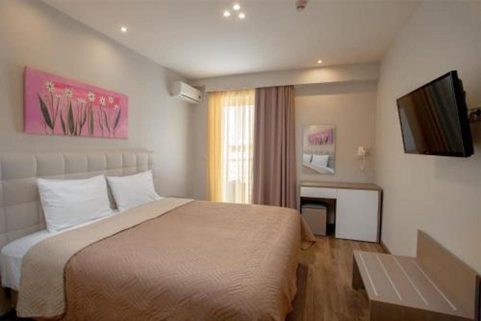 Soundproofing, free cribs/infant beds, free WiFi