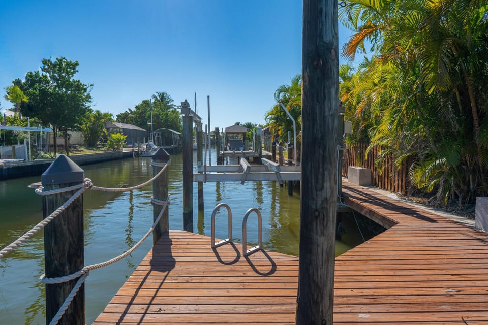 House, Multiple Beds (Beautiful Life on Madison) | Miscellaneous