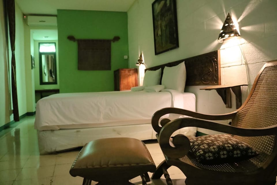 Standard Room | In-room safe