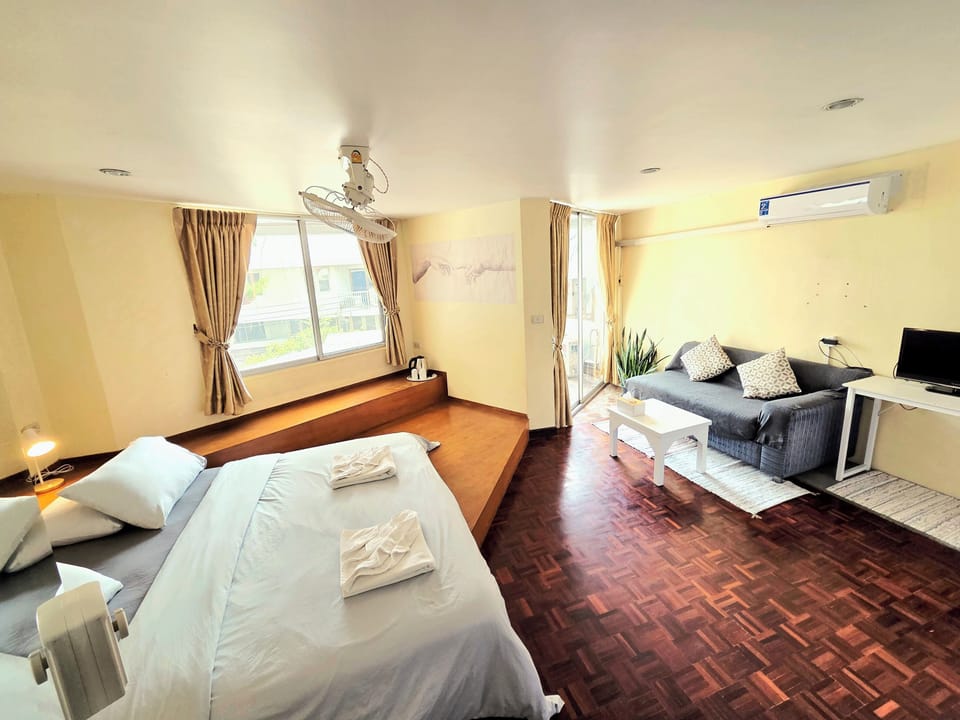 Deluxe Double Room, 1 King Bed, Balcony | Blackout drapes, iron/ironing board, free WiFi, bed sheets