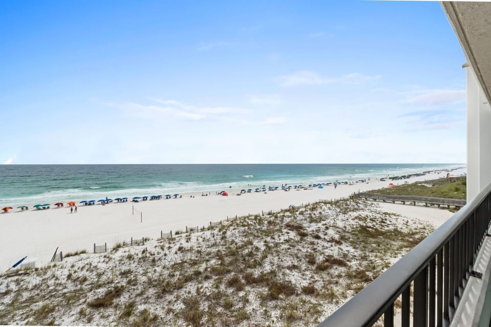 Condo (Surf Dweller 508 - Beachfront Boho) | Interior