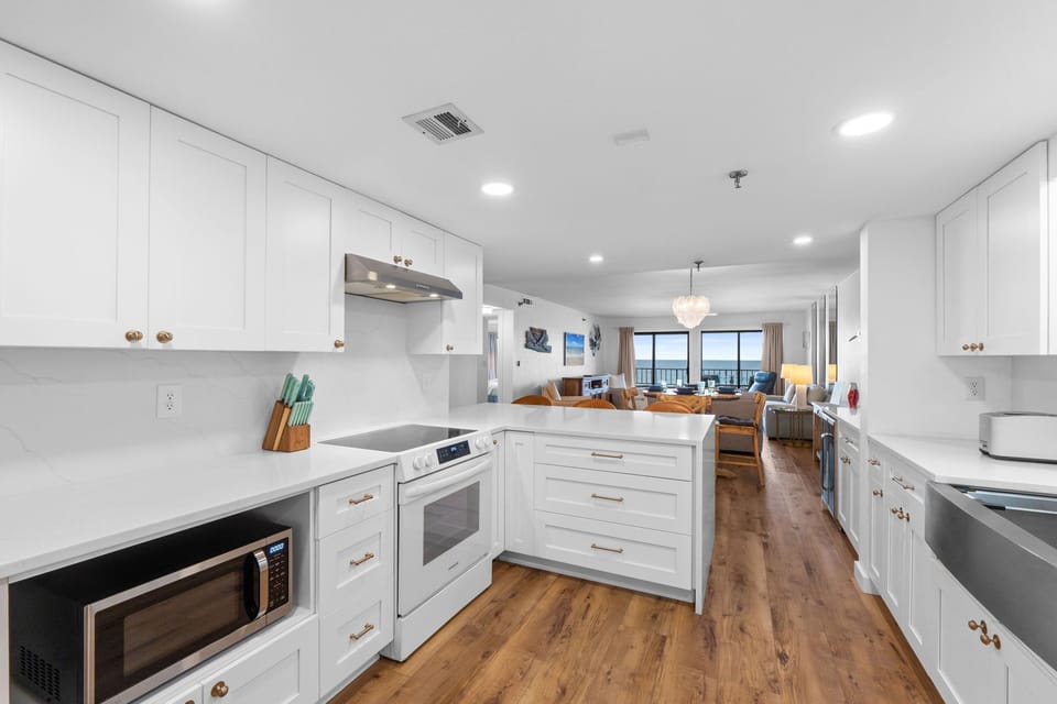 Condo (Surf Dweller 406 - The Beachcomber ) | Interior