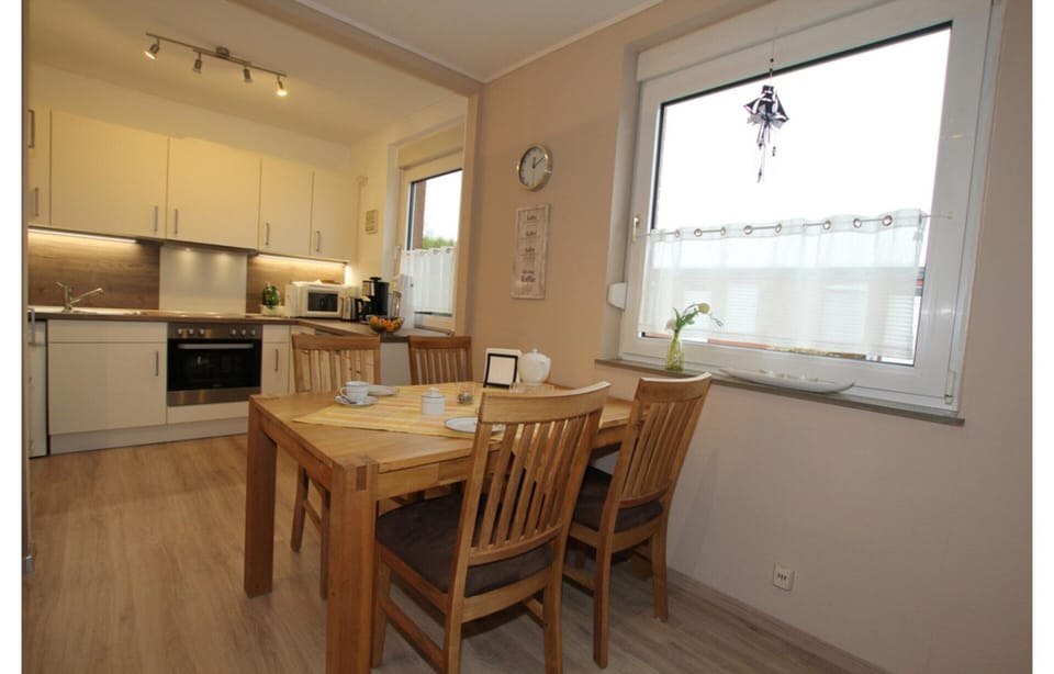 Bungalow | Dining