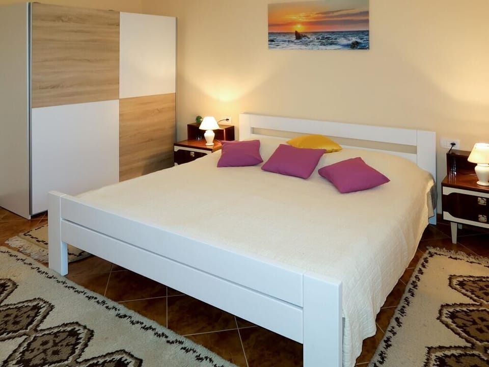 Villa | Iron/ironing board, free WiFi