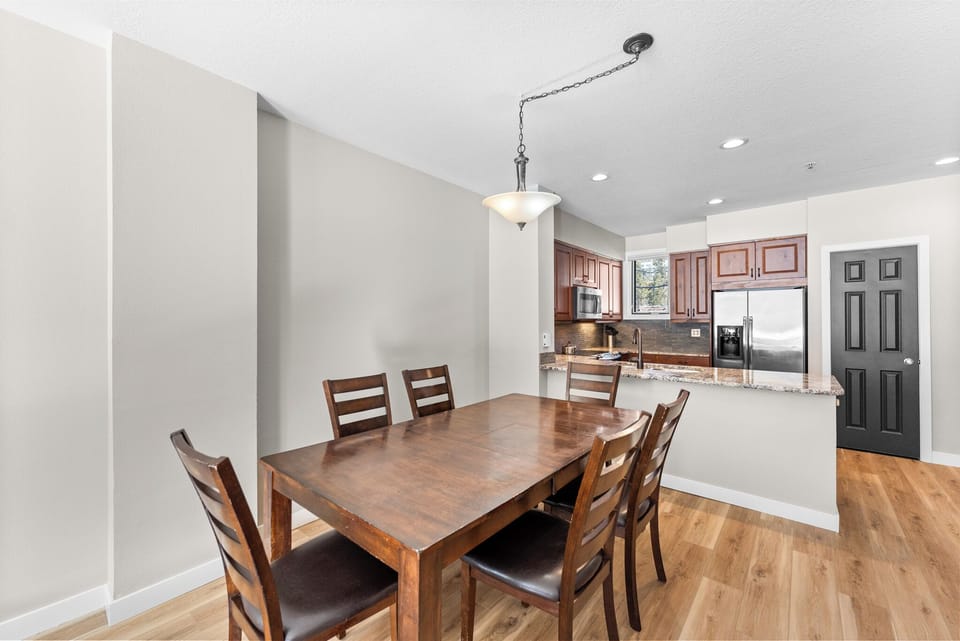 Condo (2 Bedrooms) | Property amenity