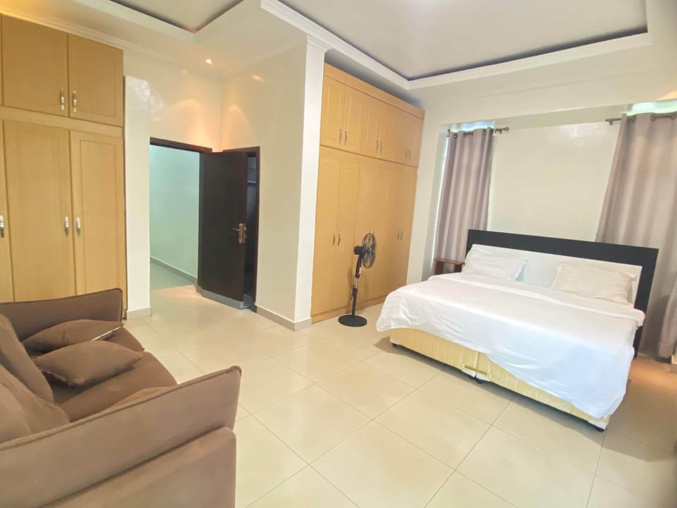 Standard Double or Twin Room, City View | In-room safe, desk, blackout drapes, soundproofing