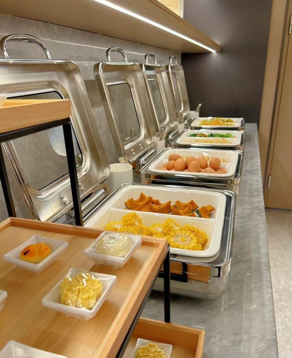 Daily buffet breakfast for a fee