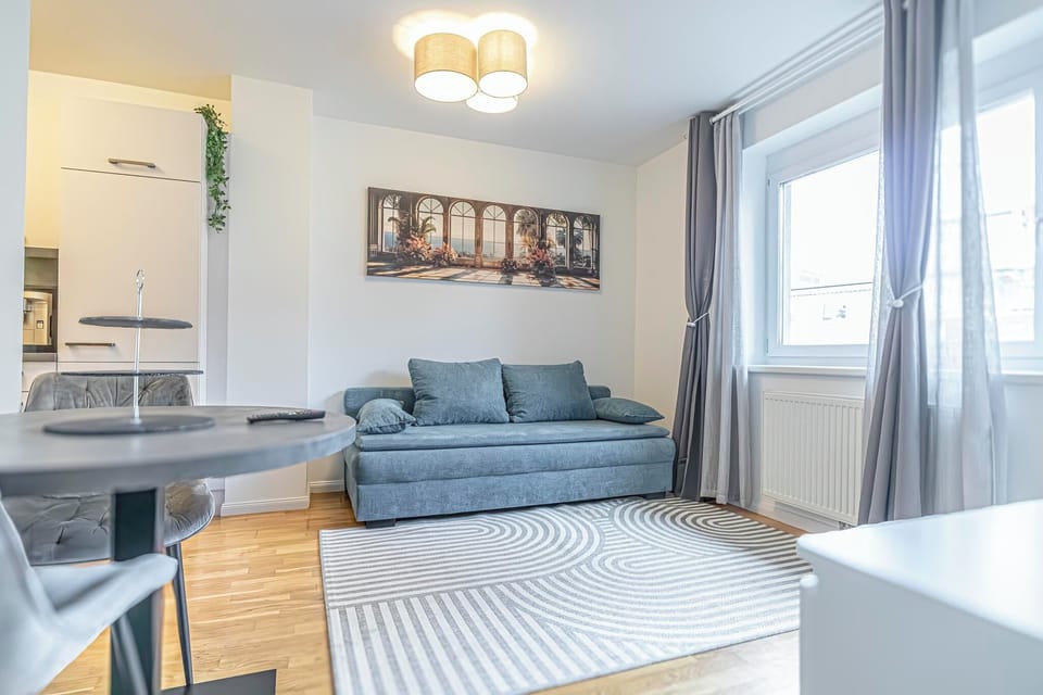 Basic Apartment | Living room