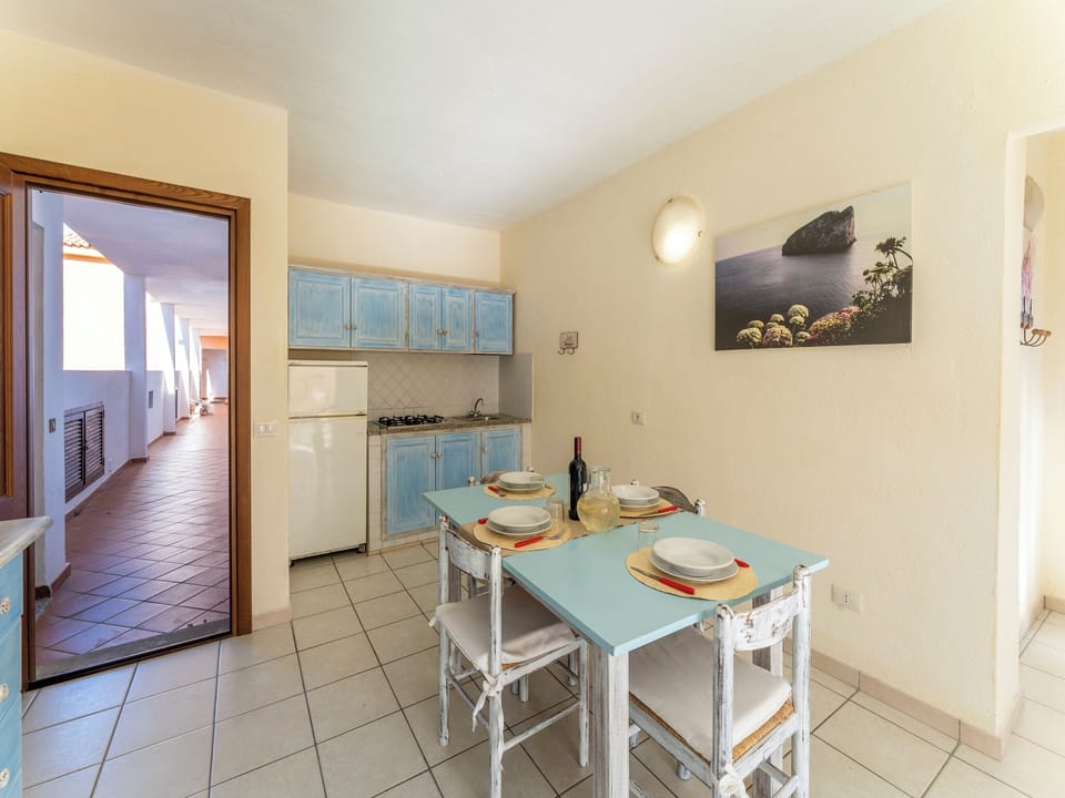 Apartment, 1 Bedroom, Ocean View | Dining room