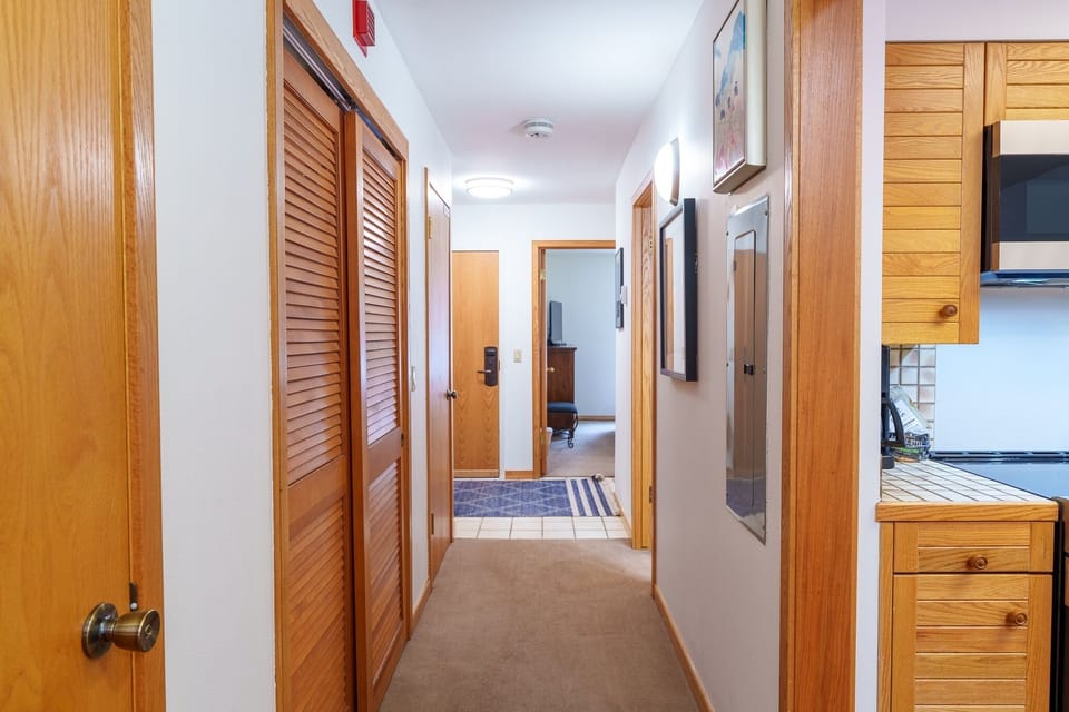 Condo, 1 Bedroom | Interior