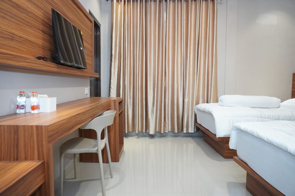 Twin Room, Hill View | Desk, laptop workspace, soundproofing, WiFi (free)