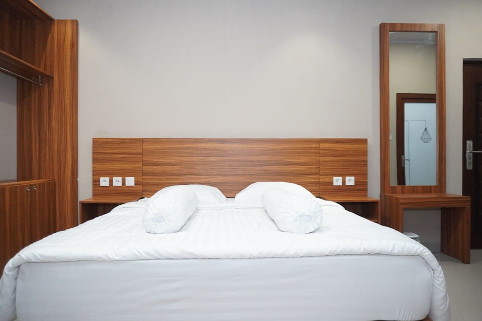 Double Room, Hill View | Desk, laptop workspace, soundproofing, WiFi (free)