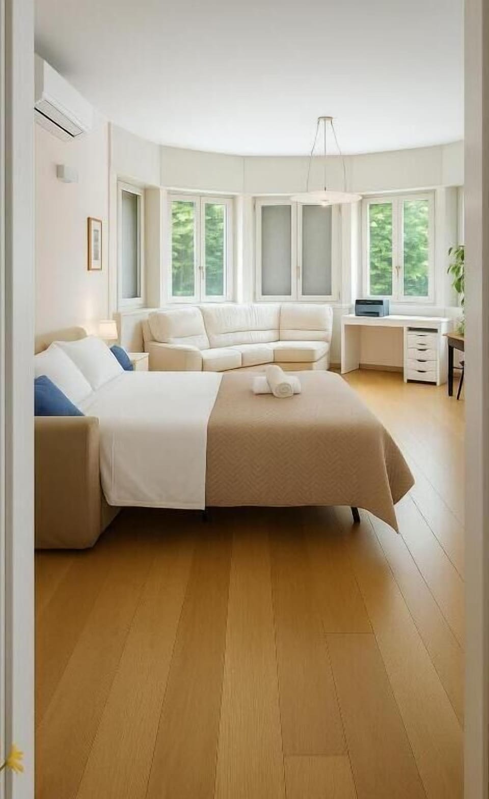 Comfort Triple Room, Garden View | Living area | TV