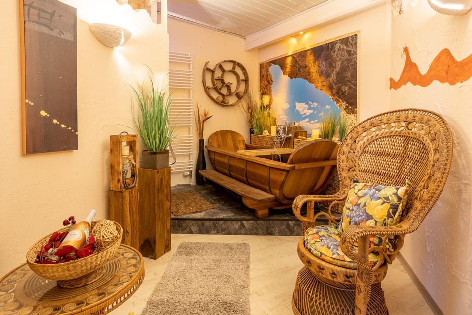 Couples treatment rooms, sauna, body treatments, hot stone massages