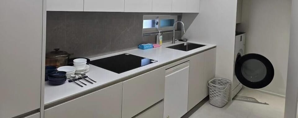 Family Villa, 3 Bedrooms, Non Smoking, Private Bathroom | Private kitchen | Electric kettle