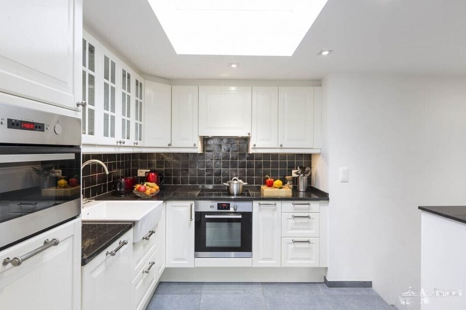 Comfort Cottage, 2 Bedrooms, Non Smoking, Garden View | Private kitchen