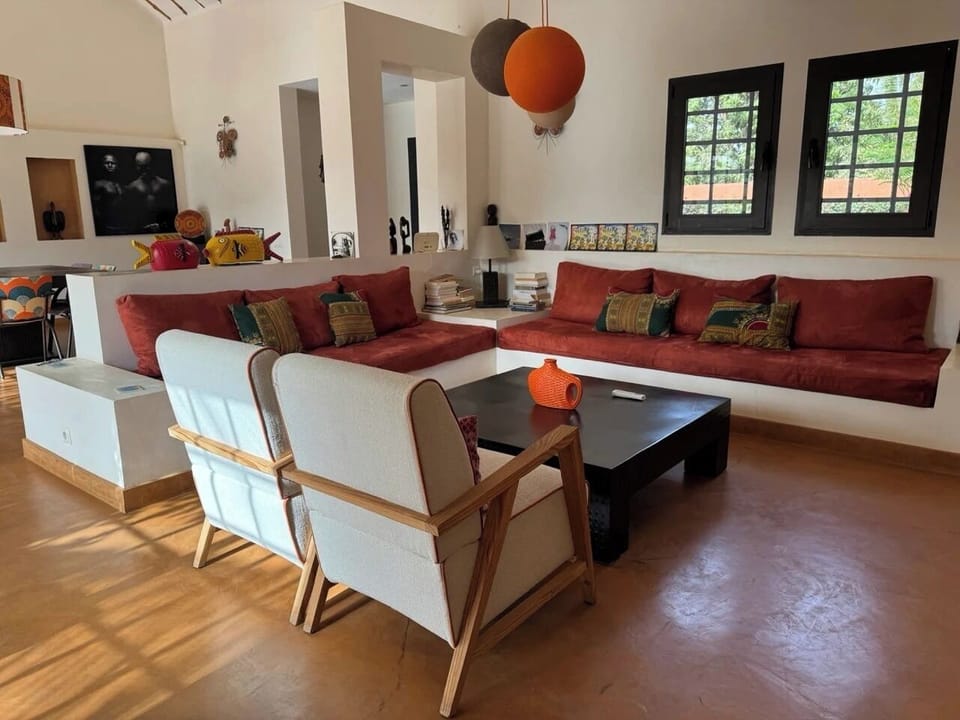Deluxe Villa, Pool View | Living area