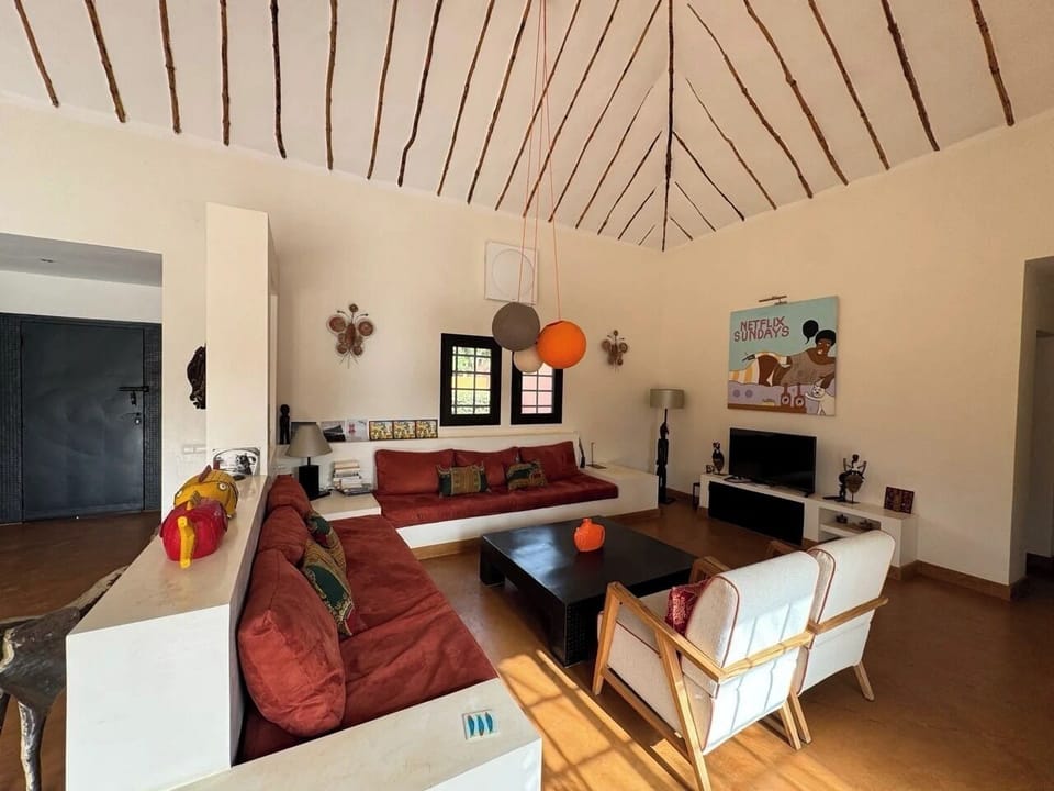 Deluxe Villa, Pool View | Living area