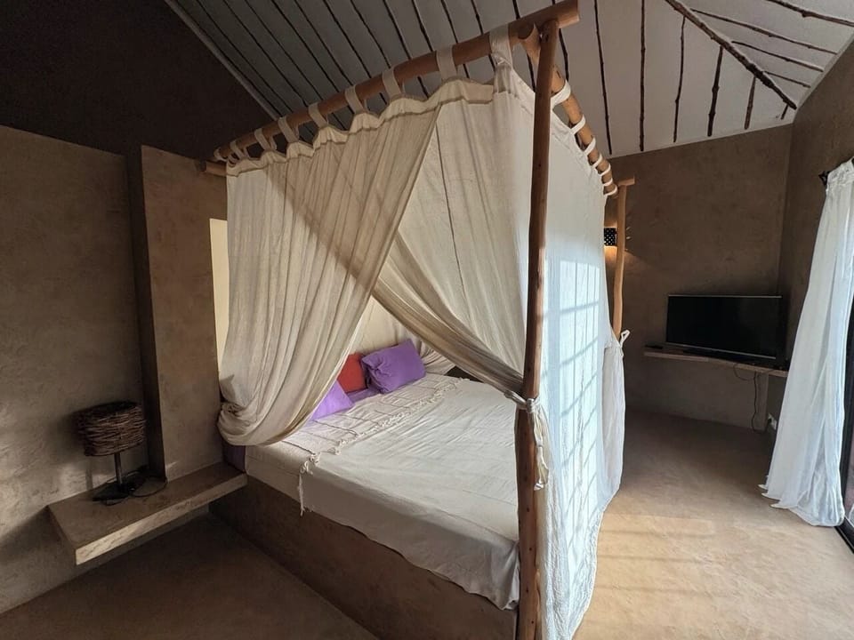 Deluxe Villa, Beach View | Iron/ironing board, WiFi (free)