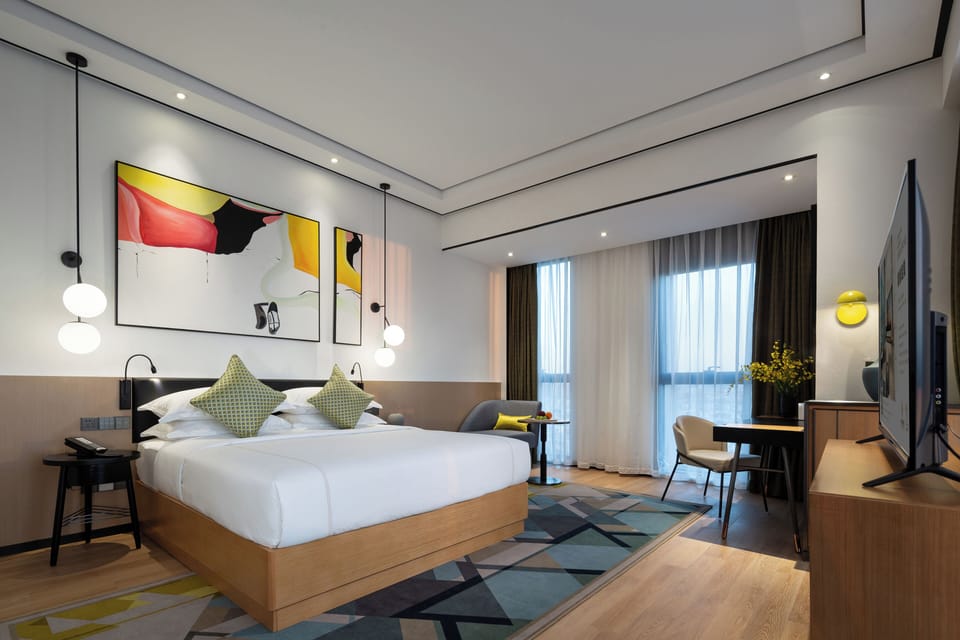 Luxury Single Room | Desk, free WiFi