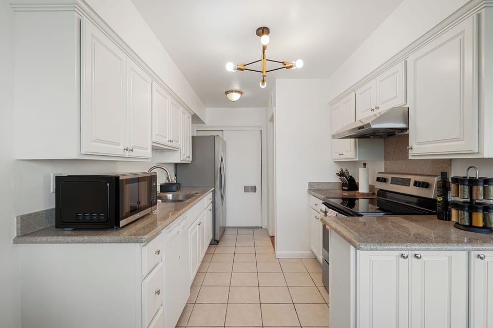 House, 3 Bedrooms, Patio, Lake View | Private kitchen