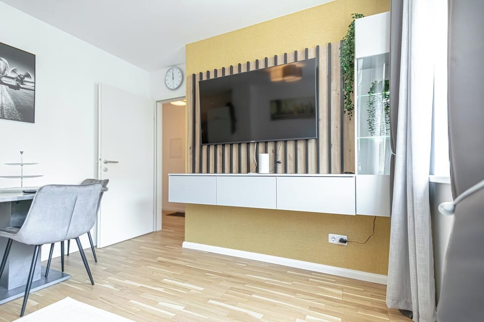 Basic Apartment | Living room
