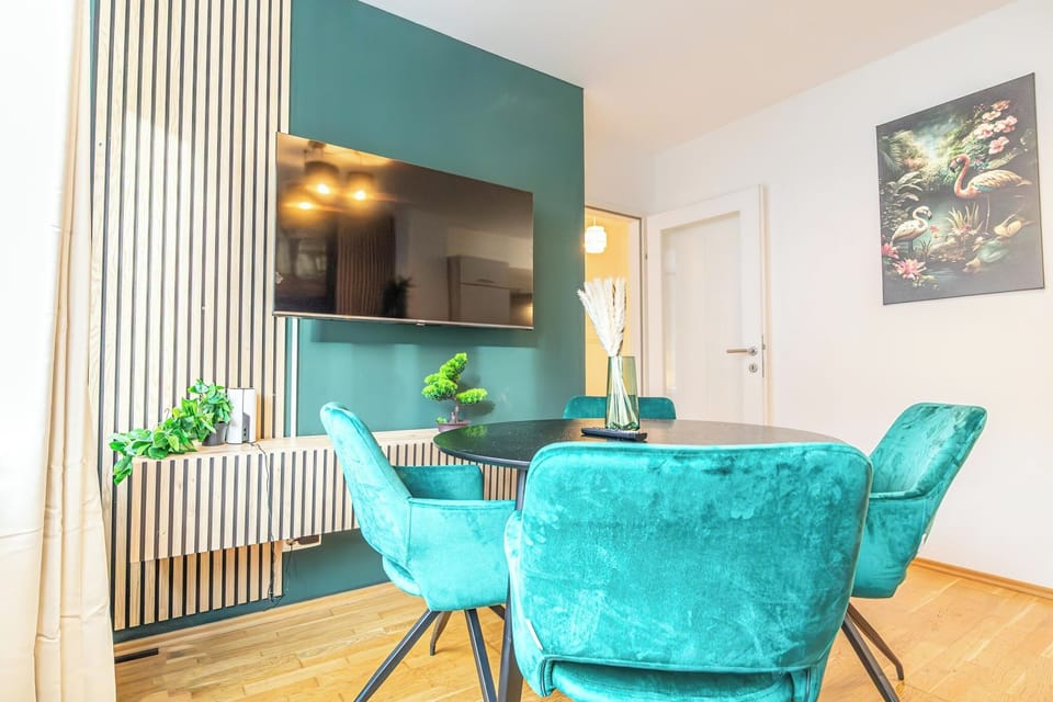 Basic Apartment | Living room