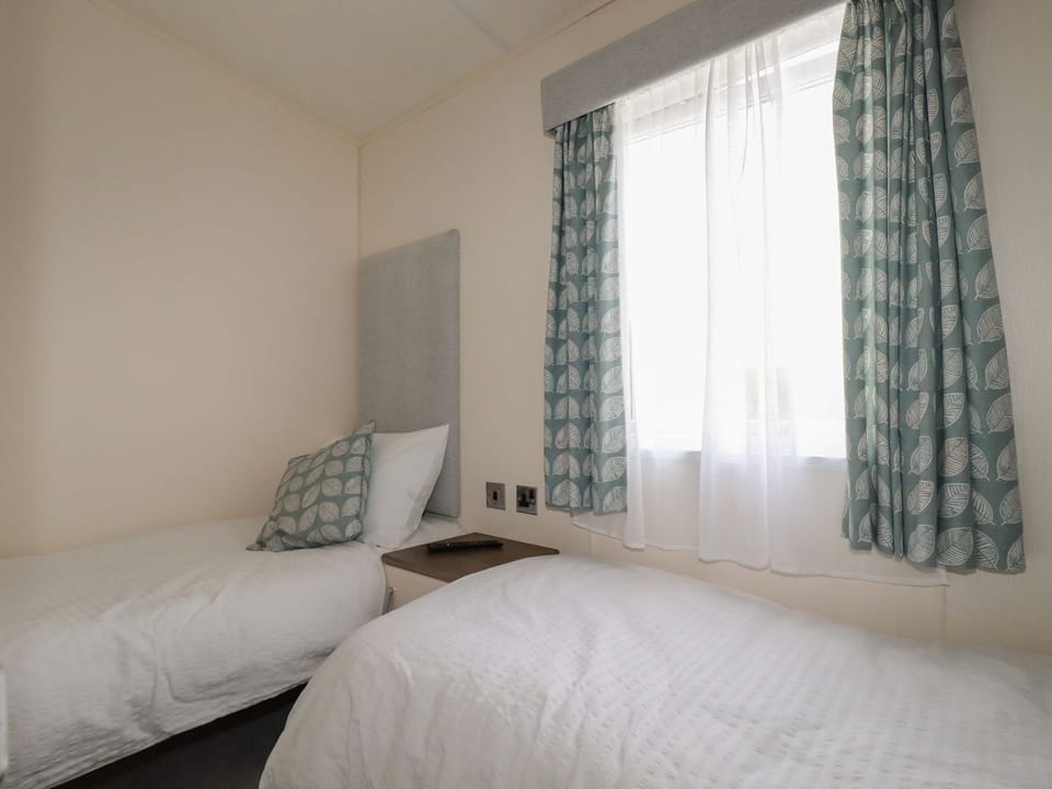 2 bedrooms, individually decorated, individually furnished, free WiFi